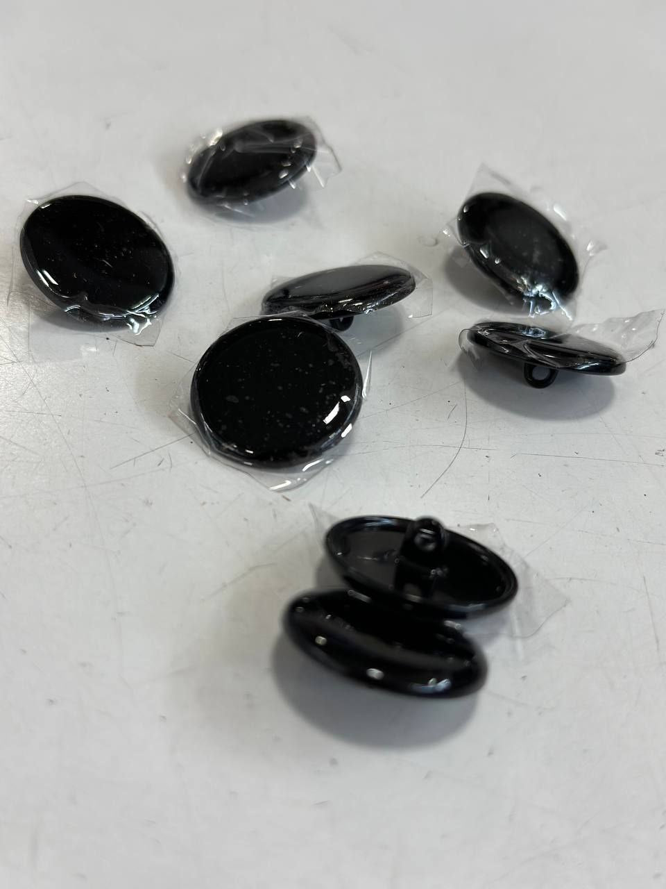 x Knopf schwarz Metall MM