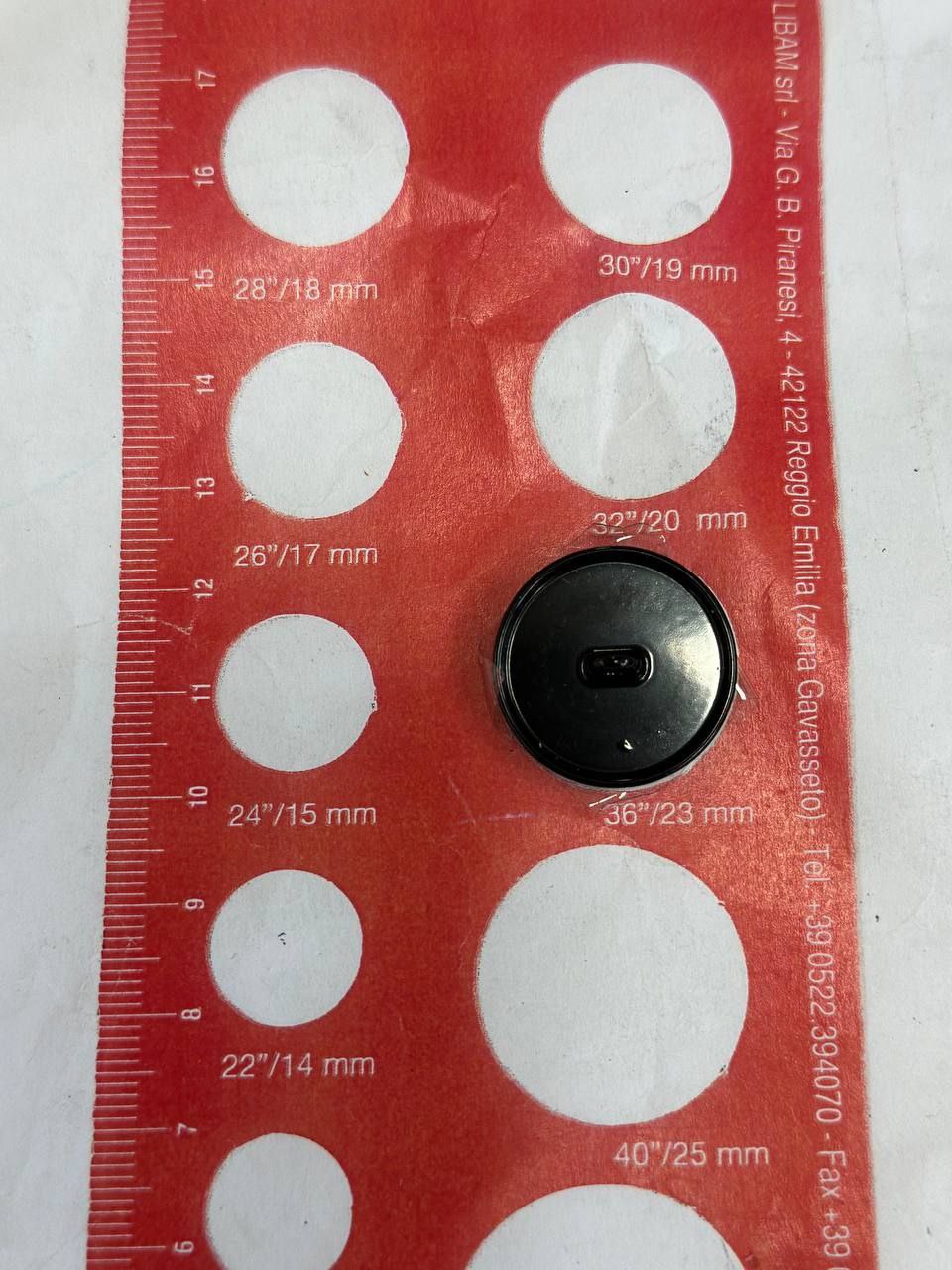 x Knopf schwarz Metall MM