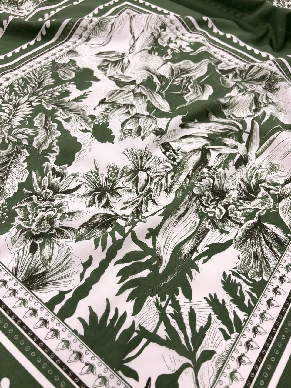 No. 2111  Baumwolle Grün Blumen