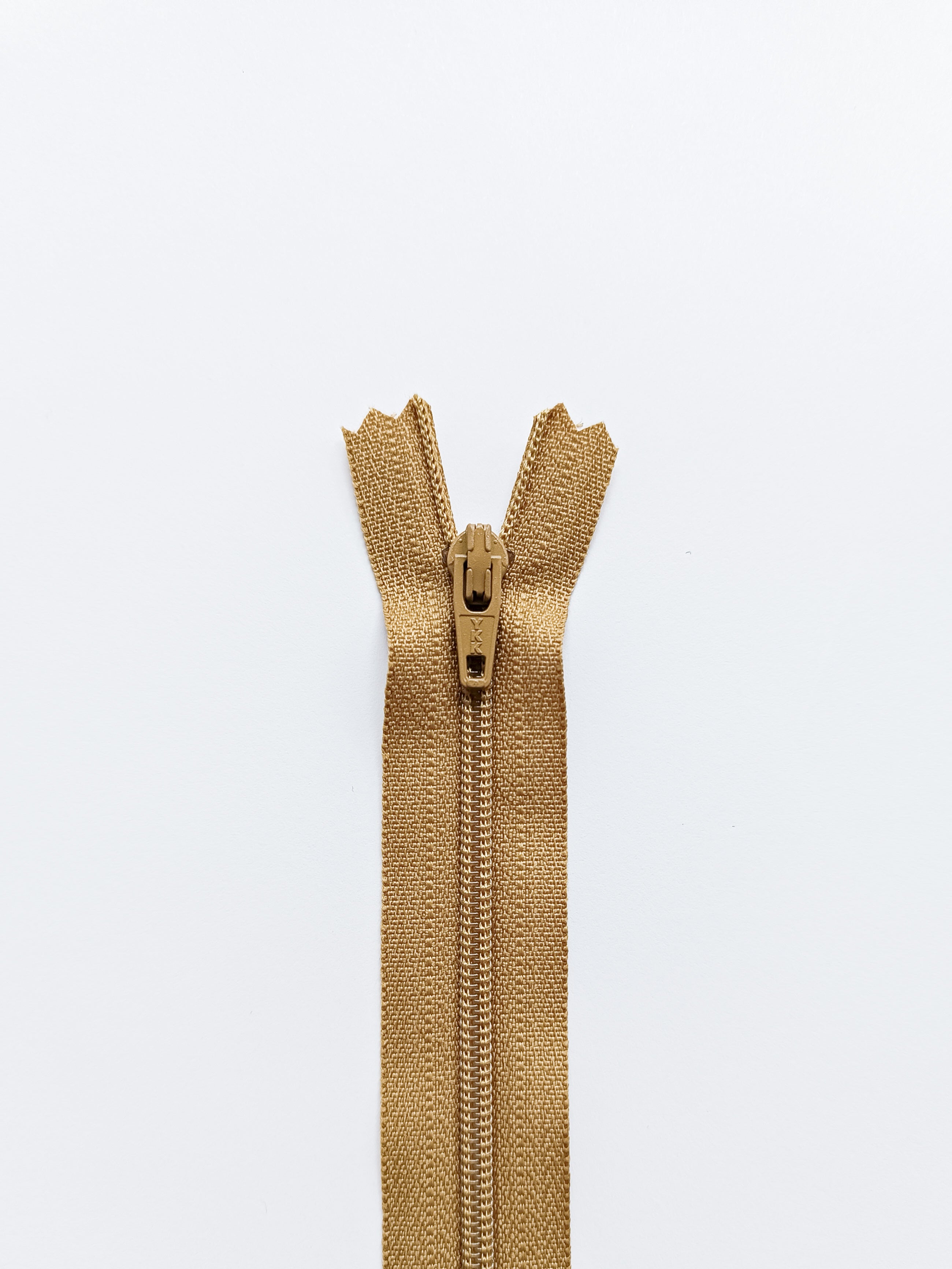 YKK zipper with plastic spiral 20 cm