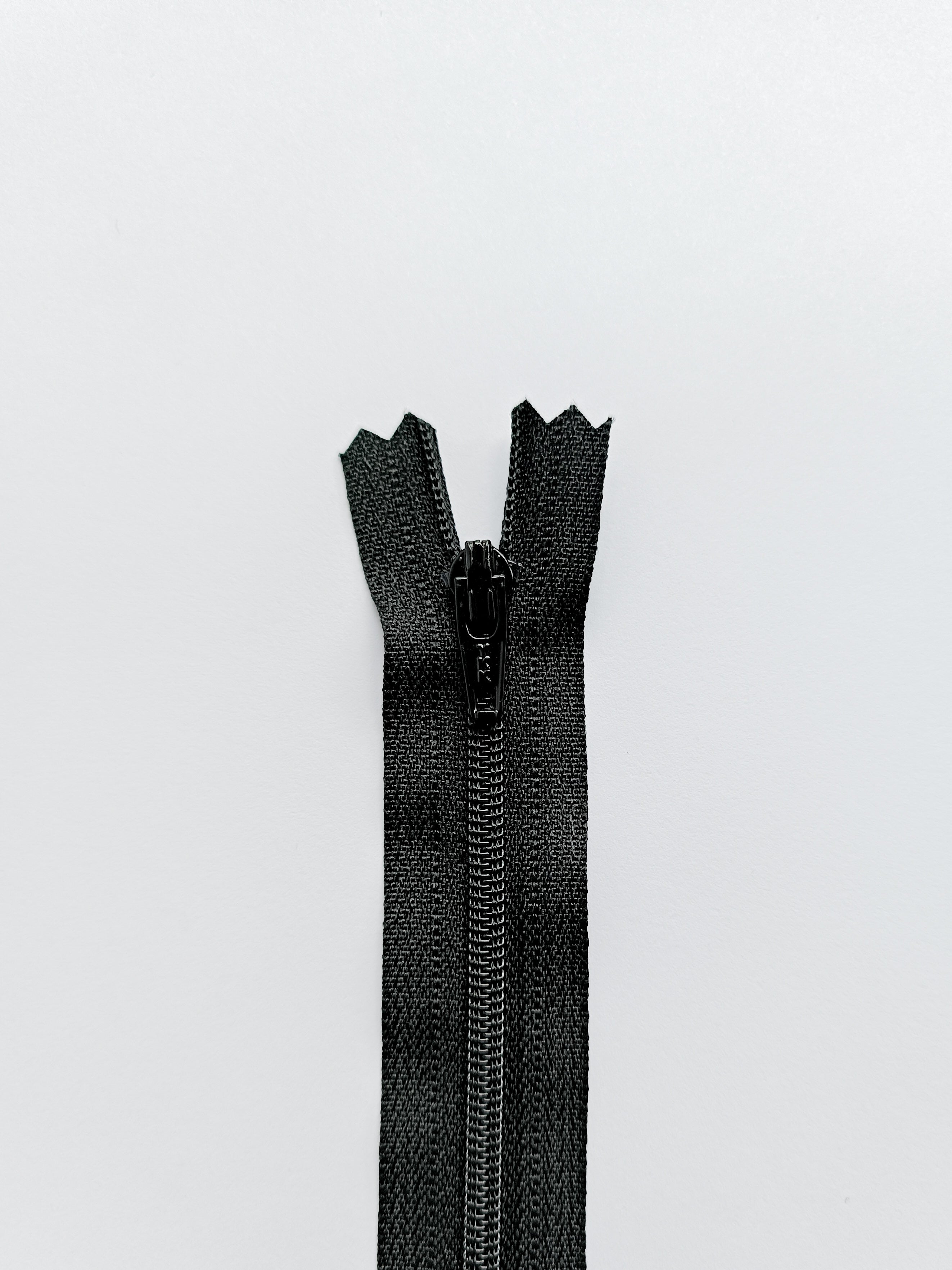 YKK zipper with plastic spiral 20 cm