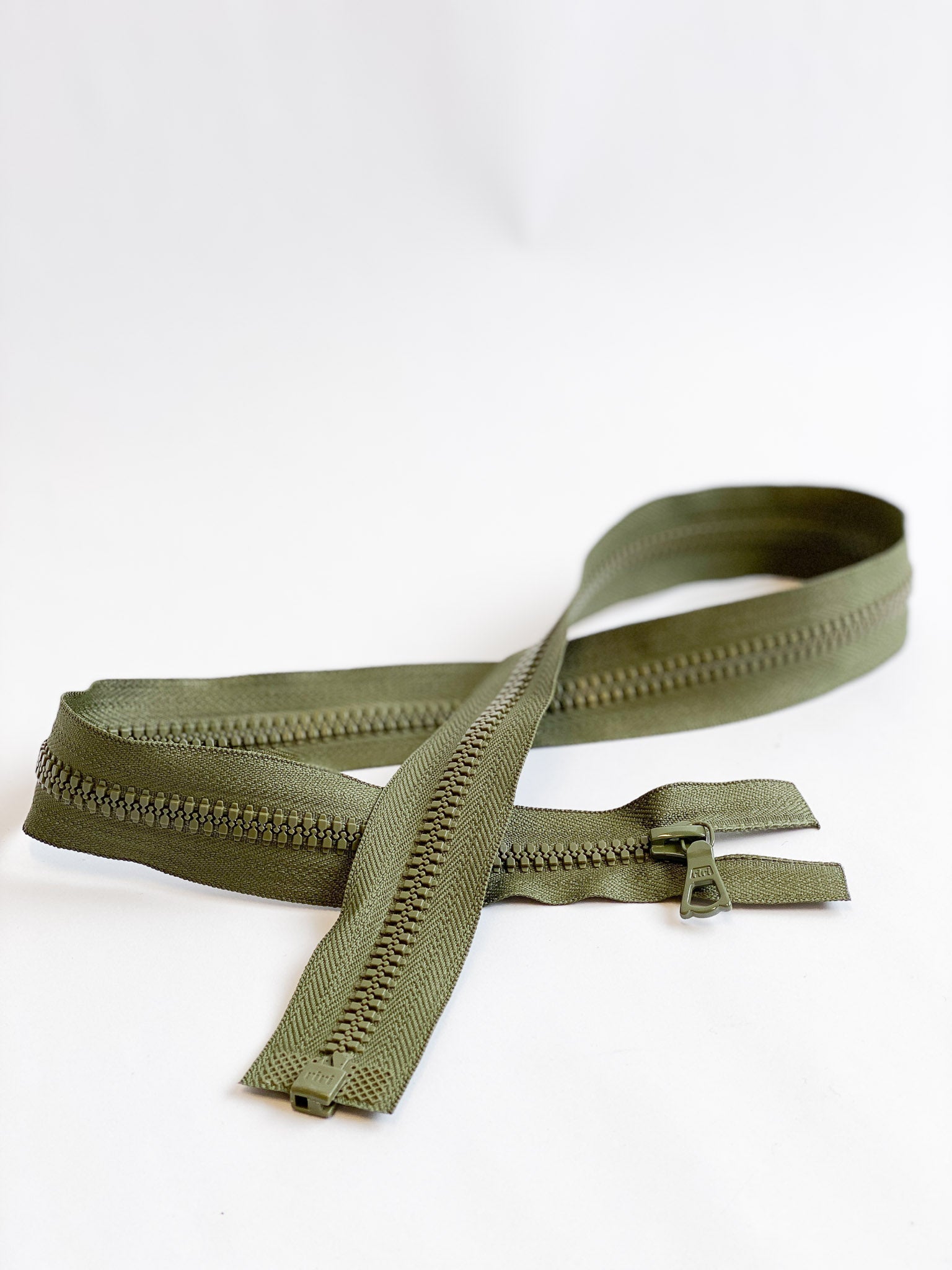 Jackenreißverschluss teilbar 75 cm khaki