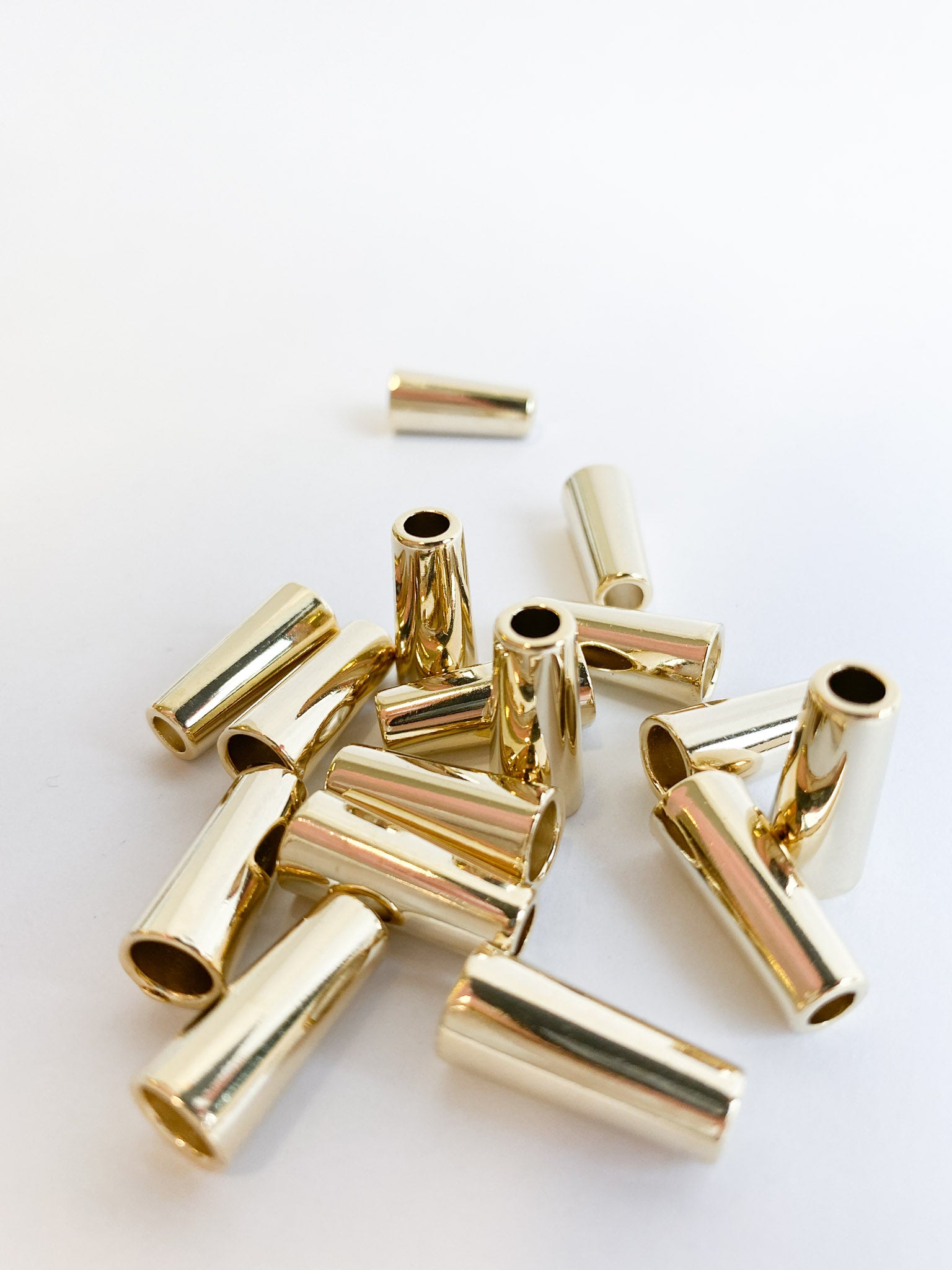 Cord end 3 mm gold